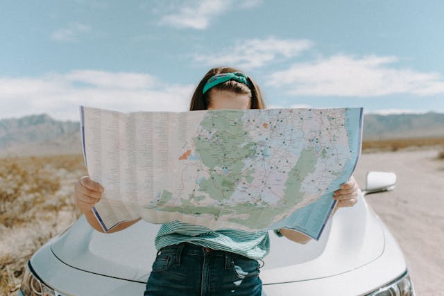 Checklist Sebelum Berangkat: Tips Aman Menggunakan Jasa Travel